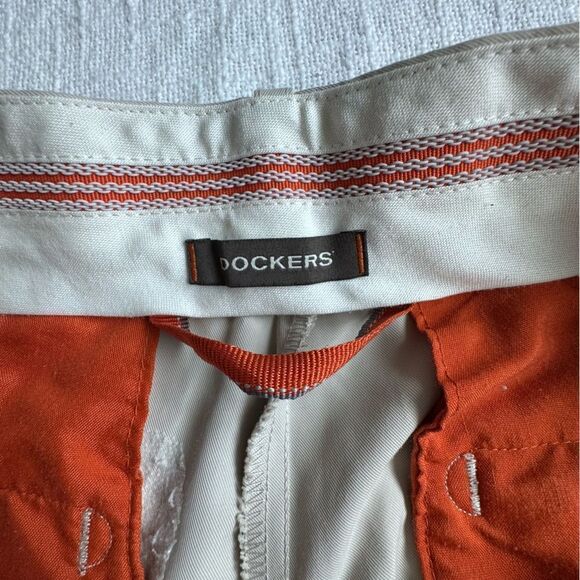Dockers Khakis Shorts Athletic Flat Front Pockets SZ 32 - Picture 11 of 12